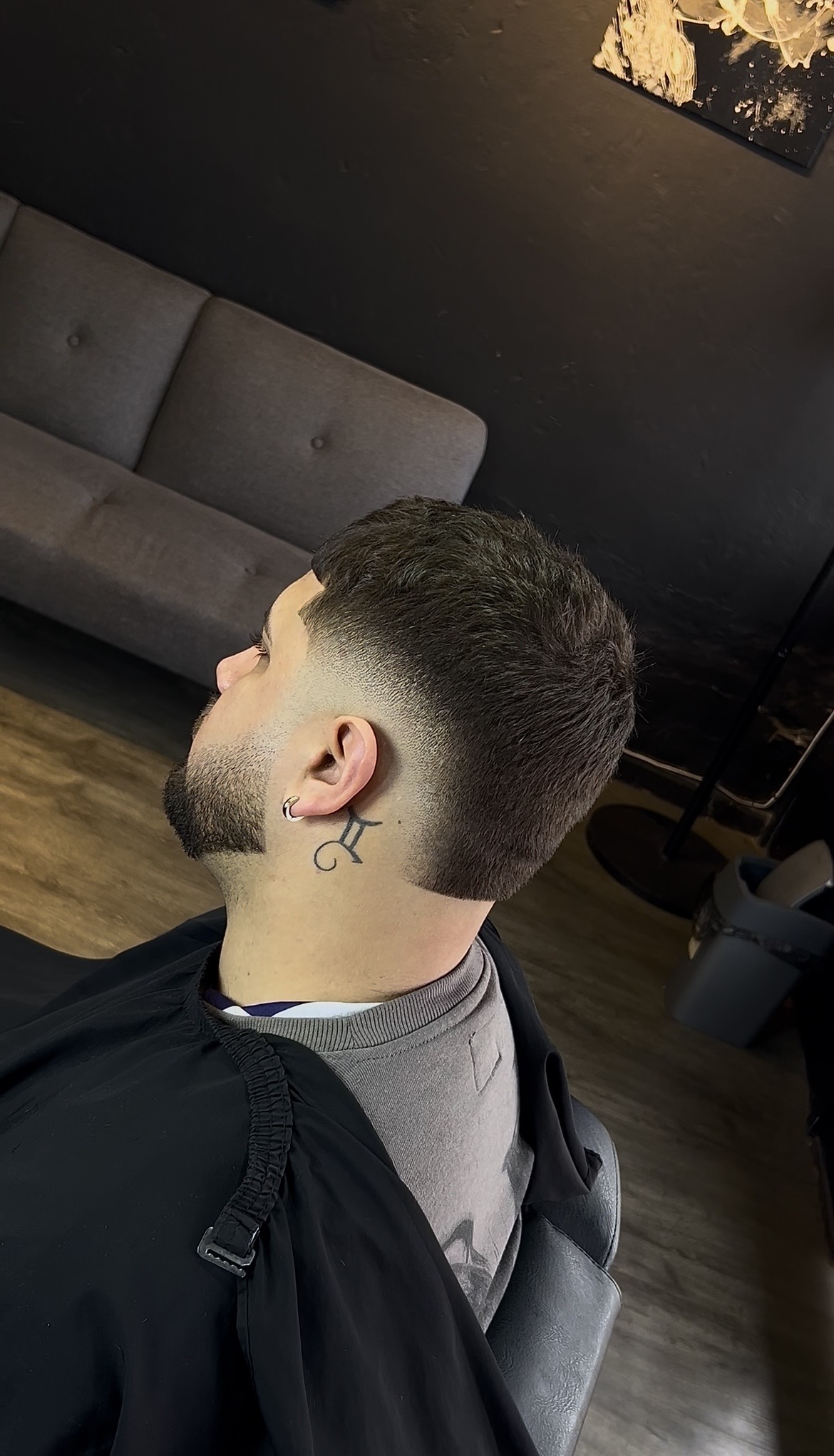 Corte y barba realizados en Llave 11